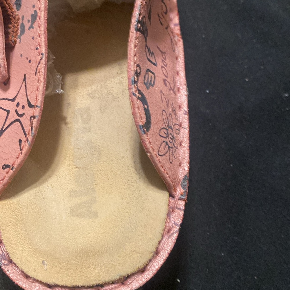 Alegría Sz 11/Eu 42 Pink/Black Graffiti w/ red buckle on side. Cute shoes. LOoK! - Picture 10 of 10